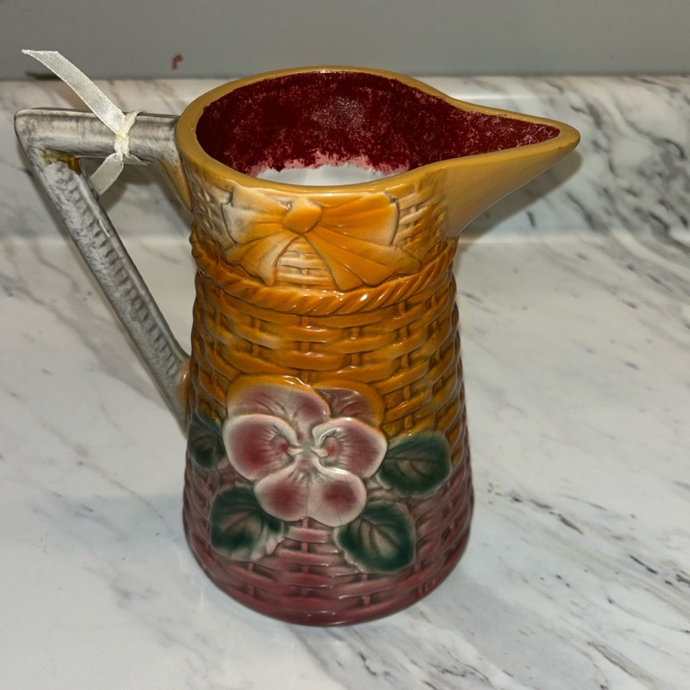 Two’s Company leaf pitcher green grape leaf Majolica hand painted